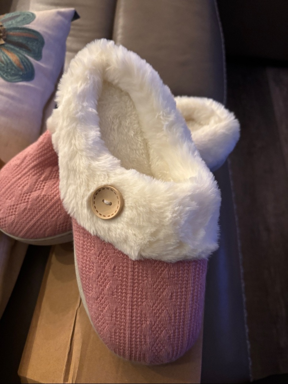 Women's Pink Knit Slip-On Slippers with Plush Cream Collar